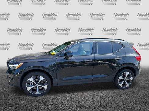 Used 2025 Volvo XC40 B5 Plus AWD/4WD image 7