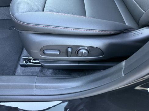 New 2026 Chevrolet Trax RS w/ Sunroof Package image 20