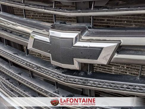 Used 2021 Chevrolet Traverse RS w/ LPO, Cargo Package FWD image 9