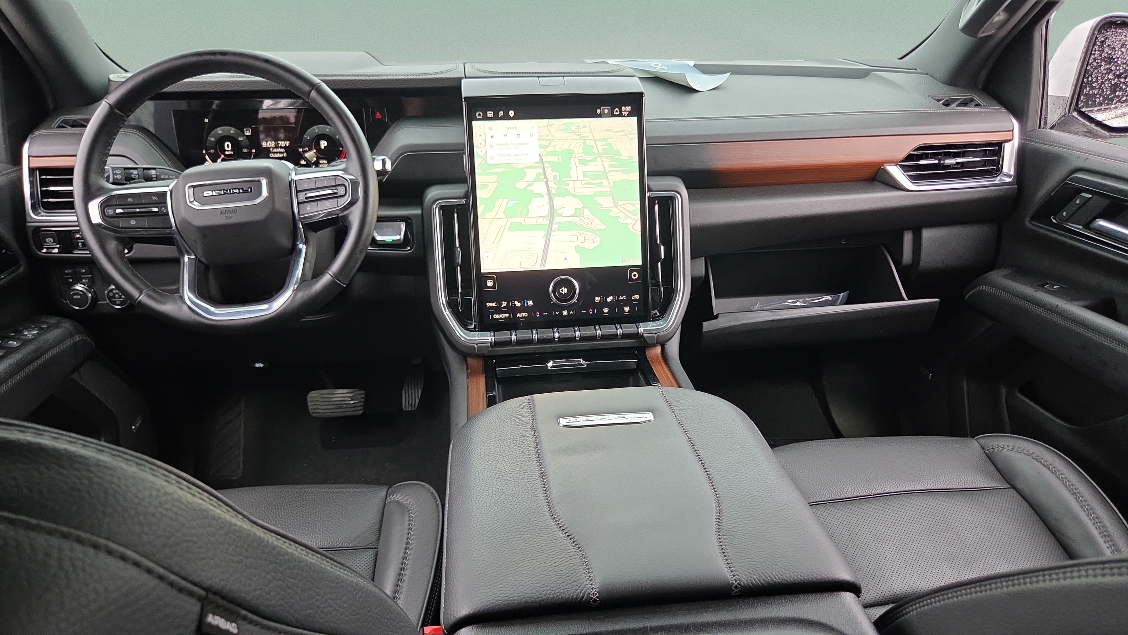 Used 2025 GMC Yukon XL Denali AWD/4WD image 13