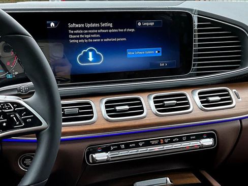 New 2026 Mercedes-Benz GLS 450 4MATIC image 9