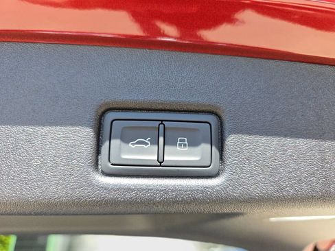 Used 2025 Audi Q5 Premium w/ Convenience Package AWD/4WD image 11