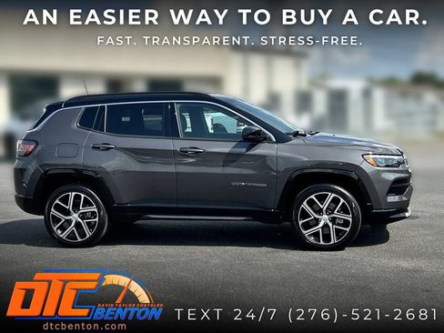 Used 2024 Jeep Compass Limited w/ Elite Group AWD/4WD image 4