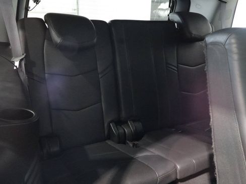 Used 2015 Cadillac Escalade Premium AWD/4WD image 12