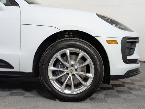 Certified 2026 Porsche Macan AWD/4WD image 14