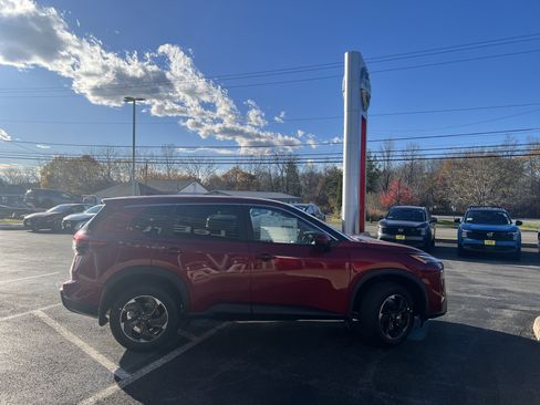 New 2026 Nissan Rogue SV image 8