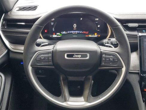 Used 2025 Jeep Grand Cherokee Limited 4xe image 29