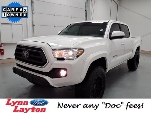 Used 2023 Toyota Tacoma SR5 w/ Technology Package image 7