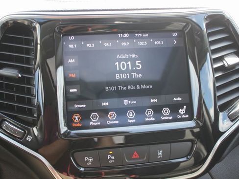 Used 2021 Jeep Cherokee Limited image 4