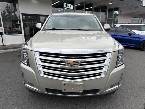 Used 2016 Cadillac Escalade Platinum AWD/4WD image 10