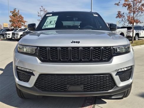 New 2025 Jeep Grand Cherokee Limited image 7