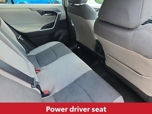 Used 2025 Toyota RAV4 XLE AWD/4WD image 16