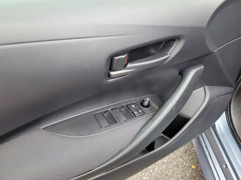 Used 2022 Toyota Corolla LE image 20