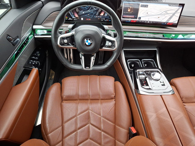 Certified 2023 BMW 760i xDrive AWD/4WD image 13