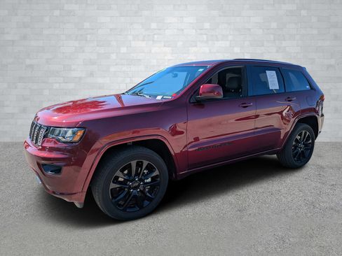 Used 2021 Jeep Grand Cherokee Laredo X image 9