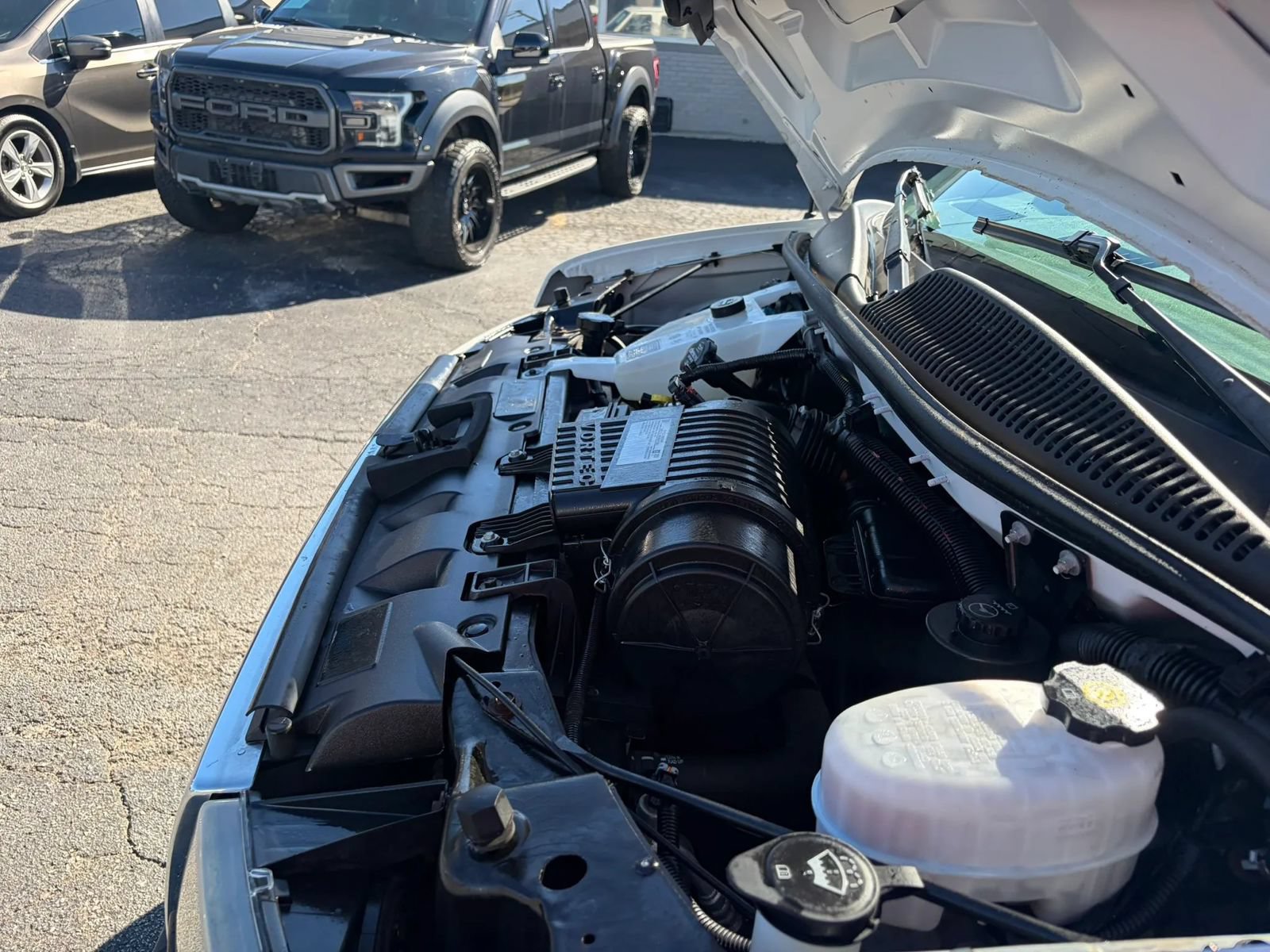 Used 2019 GMC Savana 2500 w/ Driver Convenience Package RWD image 10