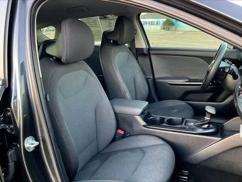 Certified 2025 Kia K4 LX image 13