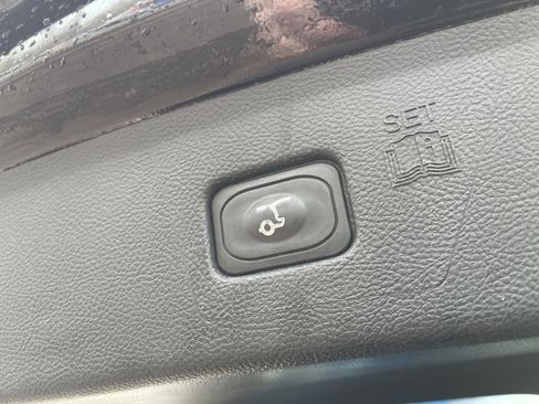 Used 2024 Ford Edge Titanium image 46