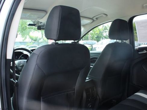 Used 2017 Ford Escape SE FWD image 30