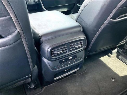 Used 2025 Honda Pilot Touring image 24