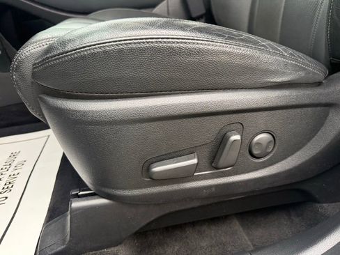 Used 2022 Hyundai Palisade SEL w/ Premium Package image 16