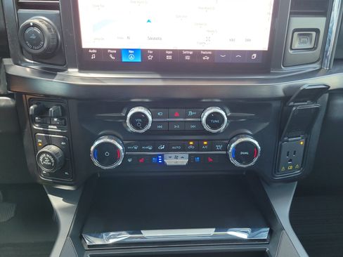 Used 2024 GMC Sierra 1500 AT4 w/ Technology Package AWD/4WD image 28