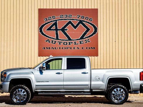 Used 2019 GMC Sierra 2500 Denali w/ Duramax Plus Package image 7