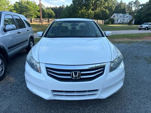 Used 2011 Honda Accord SE image 2