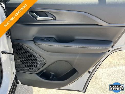 Certified 2025 Jeep Grand Cherokee Altitude w/ MOPAR Finishing Package AWD/4WD image 21