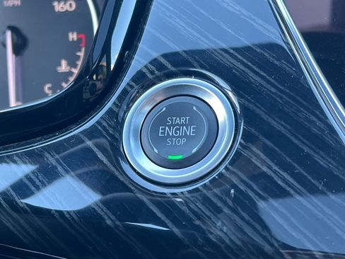 Certified 2025 Cadillac XT6 Premium Luxury image 34