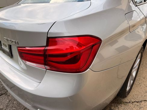 Used 2018 BMW 320i xDrive Sedan image 15
