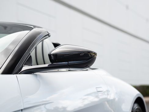 Used 2023 Aston Martin V8 Vantage V8 image 28