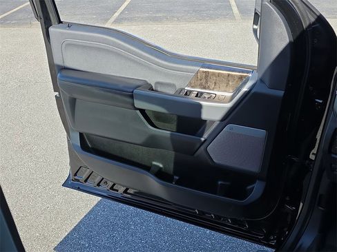 Used 2024 Ford F250 Lariat w/ Lariat Ultimate Package image 23