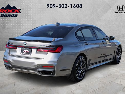 Used 2022 BMW 750i xDrive w/ M Sport Package image 4