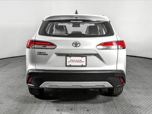 Used 2024 Toyota Corolla Cross L FWD image 9