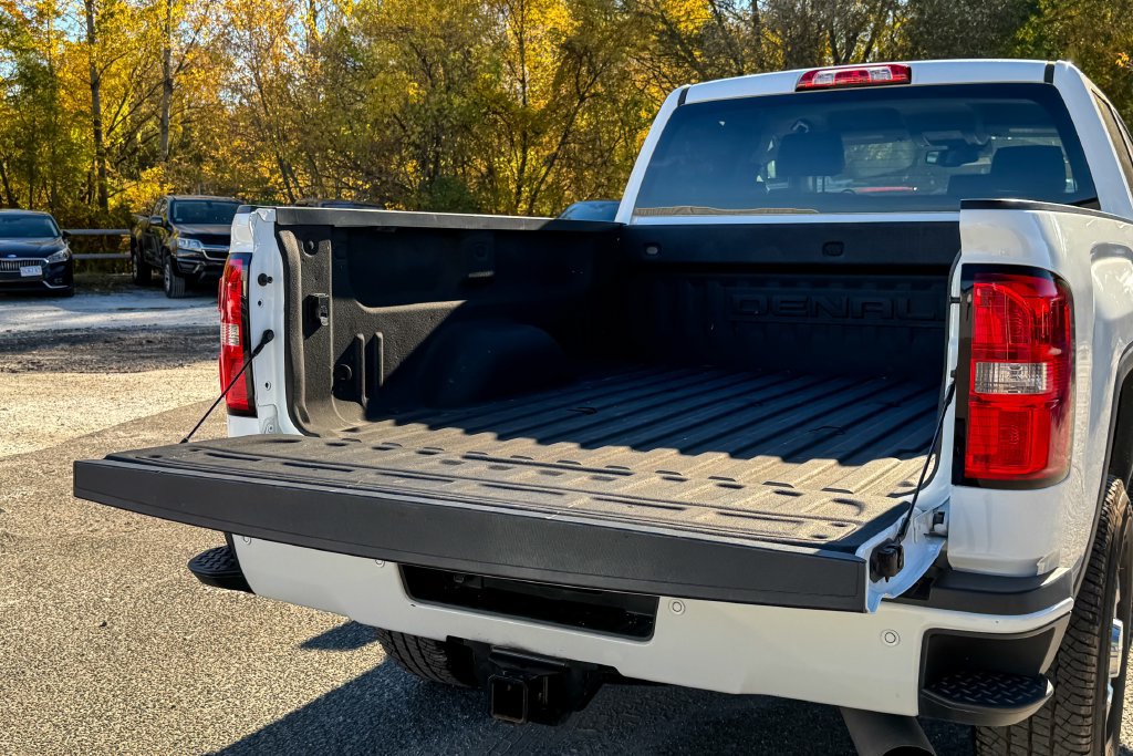 Used 2019 GMC Sierra 3500 Denali w/ Duramax Plus Package AWD/4WD image 19