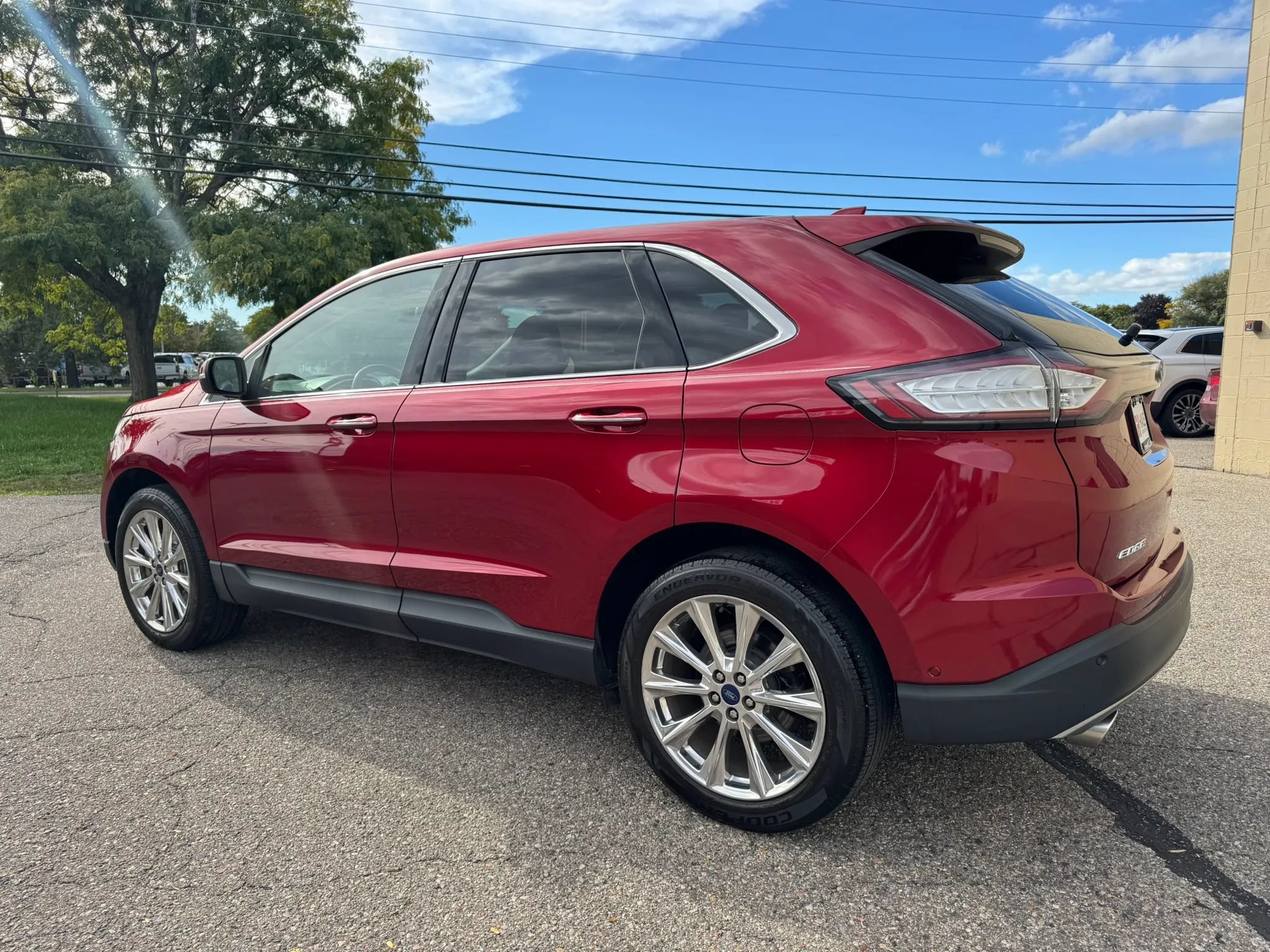 Used 2017 Ford Edge Titanium w/ Equipment Group 302A AWD/4WD image 6