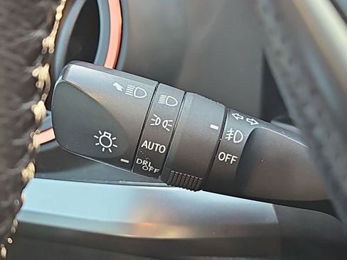 Used 2022 Toyota Tacoma SR5 w/ Technology Package image 28