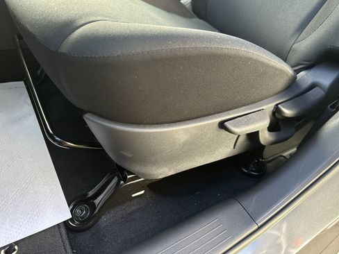 New 2025 Nissan Kicks S image 10