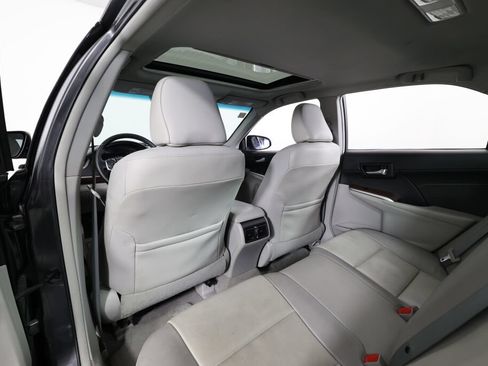 Used 2014 Toyota Camry XLE w/ Leather Package FWD image 14