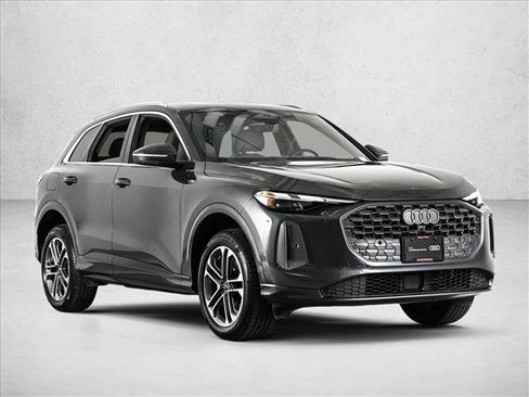 Certified 2025 Audi Q5 Premium w/ Convenience Package AWD/4WD image 3