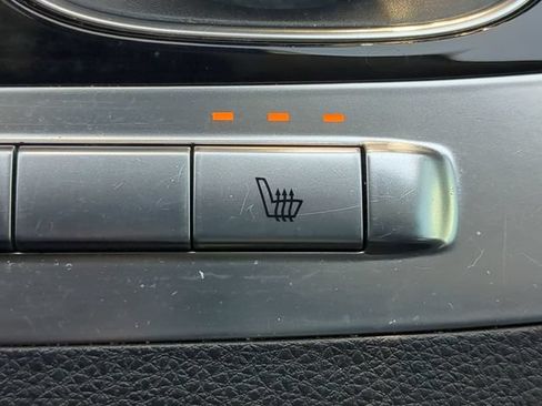 Used 2024 Kia Carnival EX FWD image 27