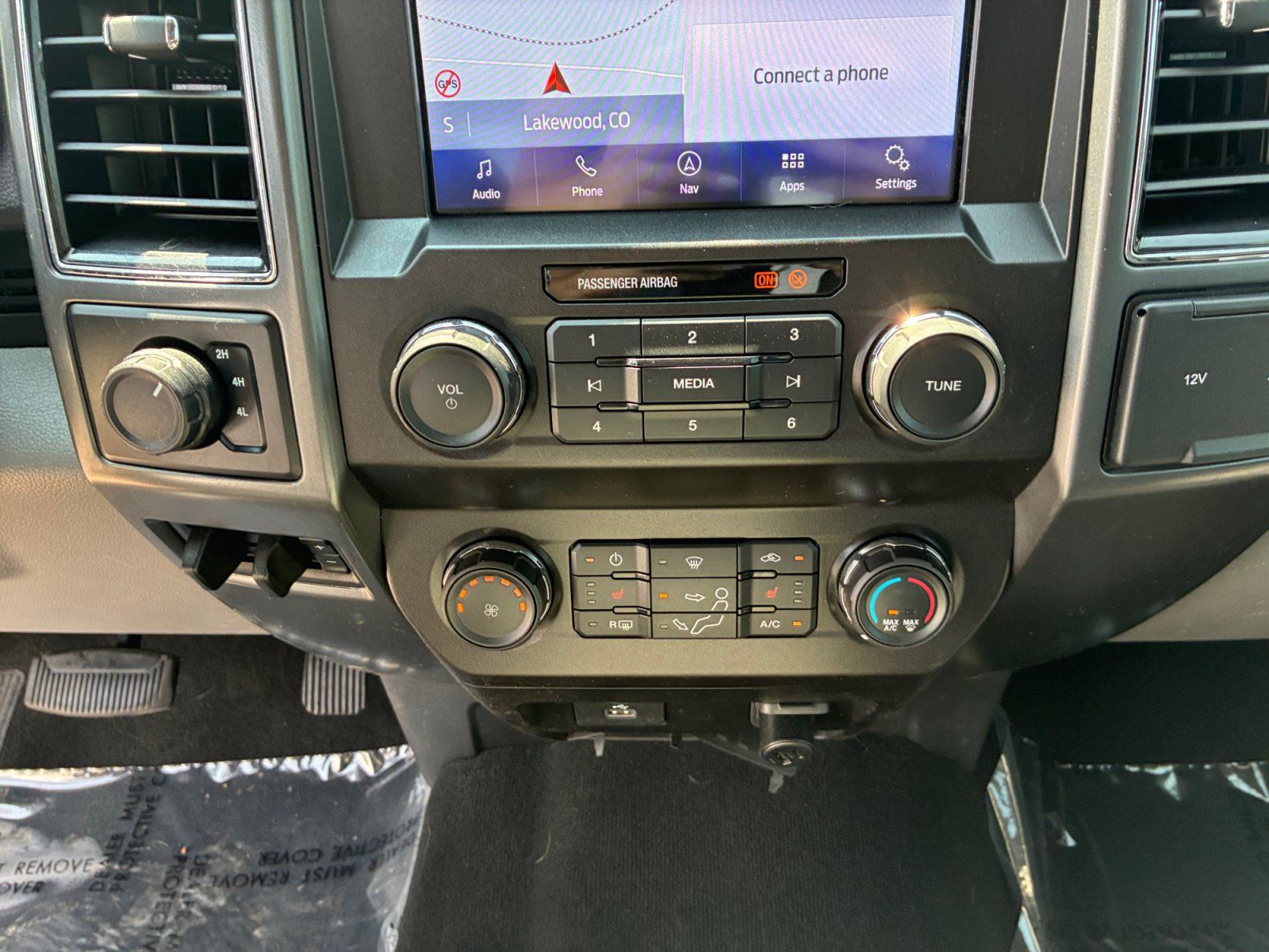 Certified 2020 Ford F250 XLT w/ XLT Premium Package AWD/4WD image 30