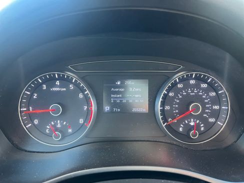 Used 2019 Kia Cadenza Technology image 23