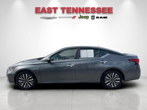 Used 2025 Nissan Altima 2.5 SV FWD image 6