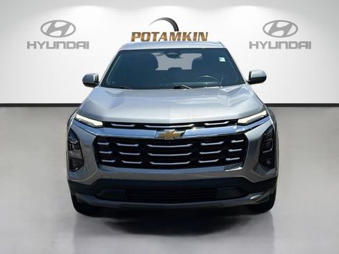 Used 2025 Chevrolet Equinox LT w/ Safety and Technology Package FWD image 2