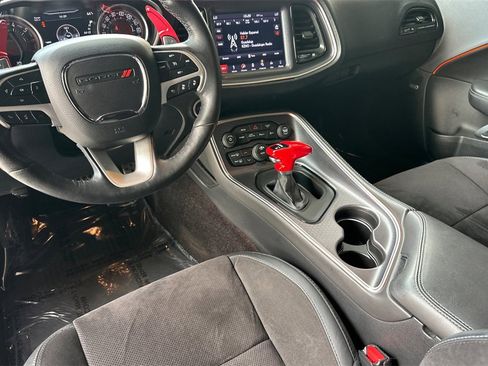 Used 2018 Dodge Challenger R/T Scat Pack w/ Leather Interior Group image 4