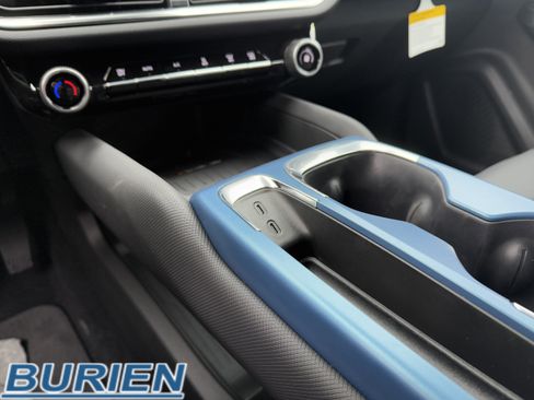 New 2026 Chevrolet Equinox EV LT image 16