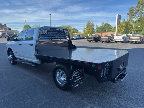 Used 2022 RAM 3500 Tradesman w/ Chrome Appearance Group AWD/4WD image 7