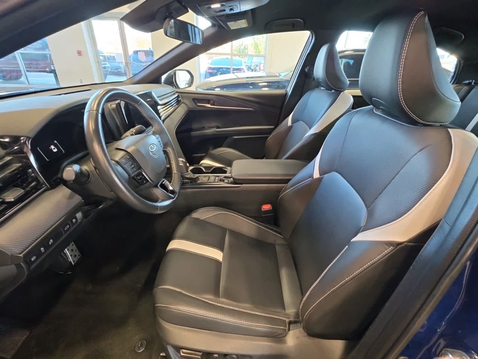 Used 2025 Toyota Camry SE FWD image 14